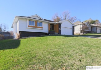 17011 Hickory Cir, Omaha, NE 68130