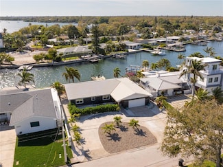 2599 W Bay Isle Dr SE, St. Petersburg, FL 33705