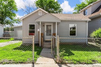 805 S 2nd St, de Soto, MO 63020