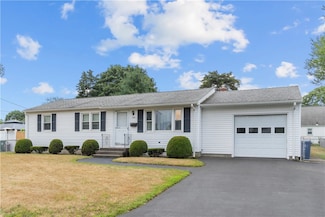 352 Cove Ave, Warwick, RI 02889