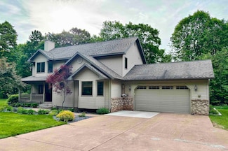 1955 Woodland Dr, Ishpeming, MI 49849