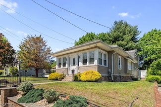 40 Laura Ave, Nutley, NJ 07110