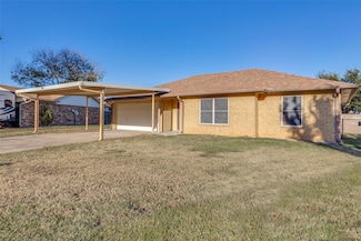 301 Guadalupe Dr, Saginaw, TX 76179