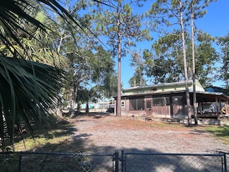 503 Cedar St, Steinhatchee, FL 32359