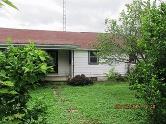 210 W North St, Milton, IN 47357