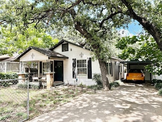 1318 Oakview St, Haltom City, TX 76117