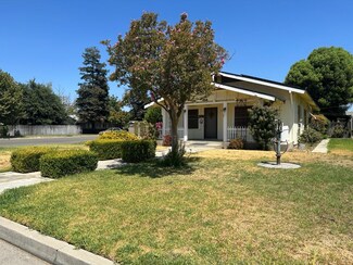 1201 Union St, Kingsburg, CA 93631