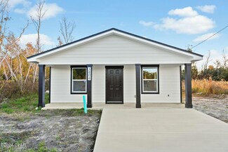 3806 E 2nd Plaza, Panama City, FL 32401