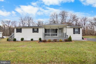 92 Pauls Place, Falling Waters, WV 25419