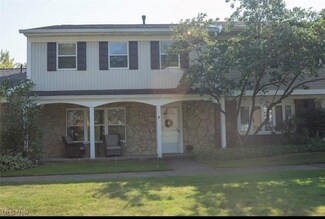 2137 Beechtree Dr Unit 42, Uniontown, OH 44685