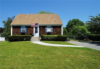 25 Sagamore St, Portsmouth, RI 02871