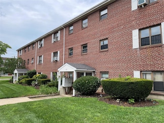 121 Park Ave Unit C4, Amityville, NY 11701