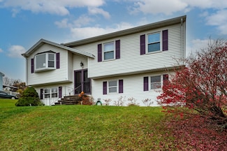 52 Cimarron Rd, Middletown, CT 06457