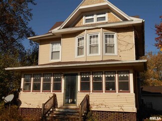 540 E Main St, Prairie City, IL 61470