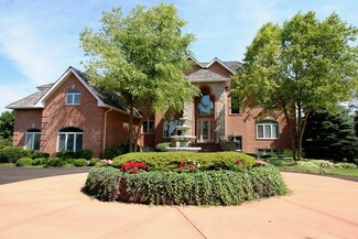 70 Dundee Rd, Barrington, IL 60010