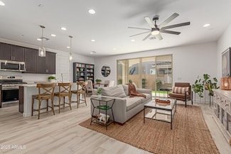 656 S Owl Dr, Gilbert, AZ 85296