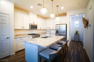 161 Petaluma Valley Dr, Las Vegas, NV 89138