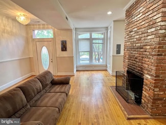 824 7th St NE, Washington, DC 20002