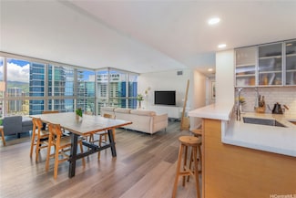 1177 Queen St Unit 4009, Honolulu, HI 96814