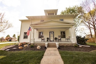 705 Paramount St, Sabetha, KS 66534