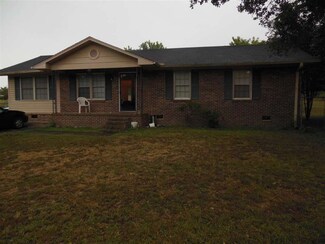 211 Bluefield Rd, Starr, SC 29684