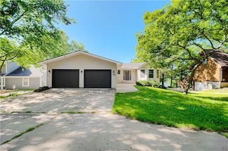 106 Timber Valley Dr, Linn Valley, KS 66040