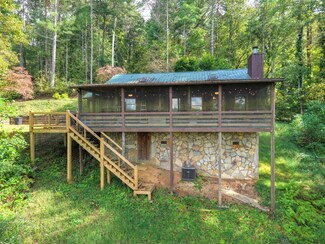 421 Salem Valley Rd, Mineral Bluff, GA 30559