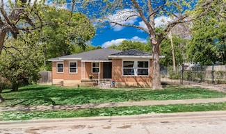 1721 Essex Ave, Dallas, TX 75203