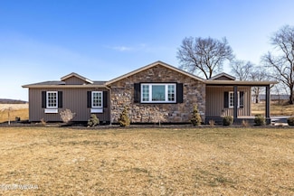 1513 Pine Creek Ave, Jersey Shore, PA 17740