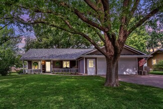 421 N Streeter Ave, Hesston, KS 67062