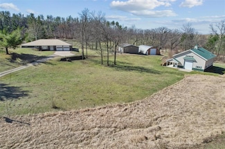 5211 Highway F36 W, Newton, IA 50208
