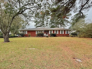 220 Clark Ave, Eupora, MS 39744
