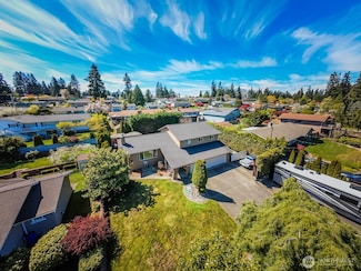 8722 Vistarama Ave, Everett, WA 98208