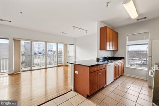 8045 Newell St Unit 418, Silver Spring, MD 20910