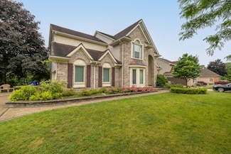 45801 Henley Dr, Canton, MI 48187