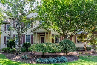 9 Wingate Rd, Lincoln, RI 02865