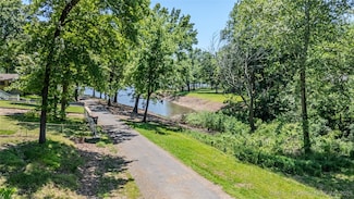 1403 Vale Dr, Grove, OK 74344
