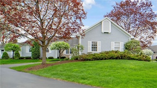 46 Stonington Dr, Pittsford, NY 14534