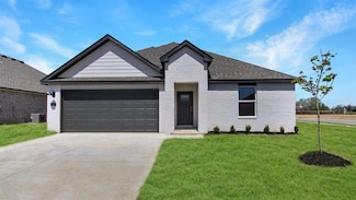 9112 NW 149th Terrace, Yukon, OK 73099
