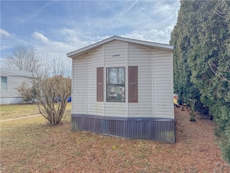 156 Rolling Valley Ln, Butler, PA 16001