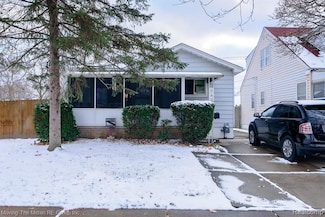 643 Garfield Ave, Lincoln Park, MI 48146