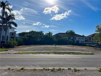 3898 Crayton Rd, Naples, FL 34103