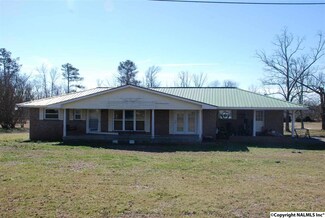 2238 Garrett St SE, Rainsville, AL 35986