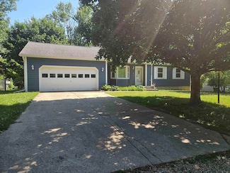 948 Mcclellan St, Lake Orion, MI 48362