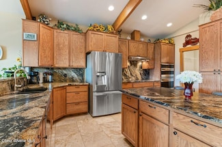 457 Gypsy Bay Rd, Sagle, ID 83860