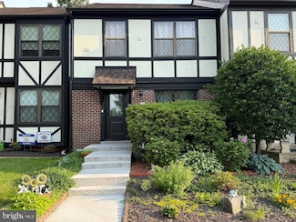 297 Chelmsford Ct, Sterling, VA 20165
