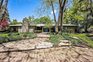 2620 Abington Rd, Upper Arlington, OH 43221