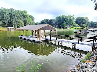 6908 Shade Tree Ln, Lake Norman of Catawba, NC 28673