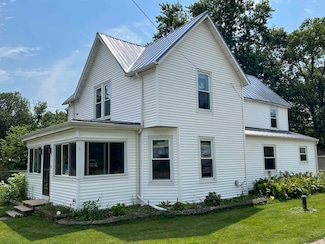 5402 S County Road D, Afton, WI 53501