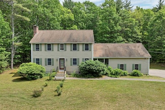 4 June Bug Ln, Wolfeboro, NH 03894